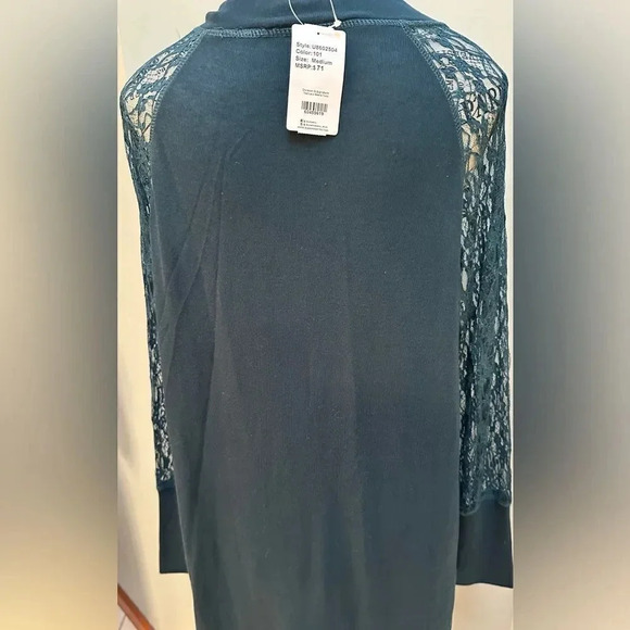 Suzanne Betro Green Lace Retro Blouse. NWT size medium - Picture 5 of 5